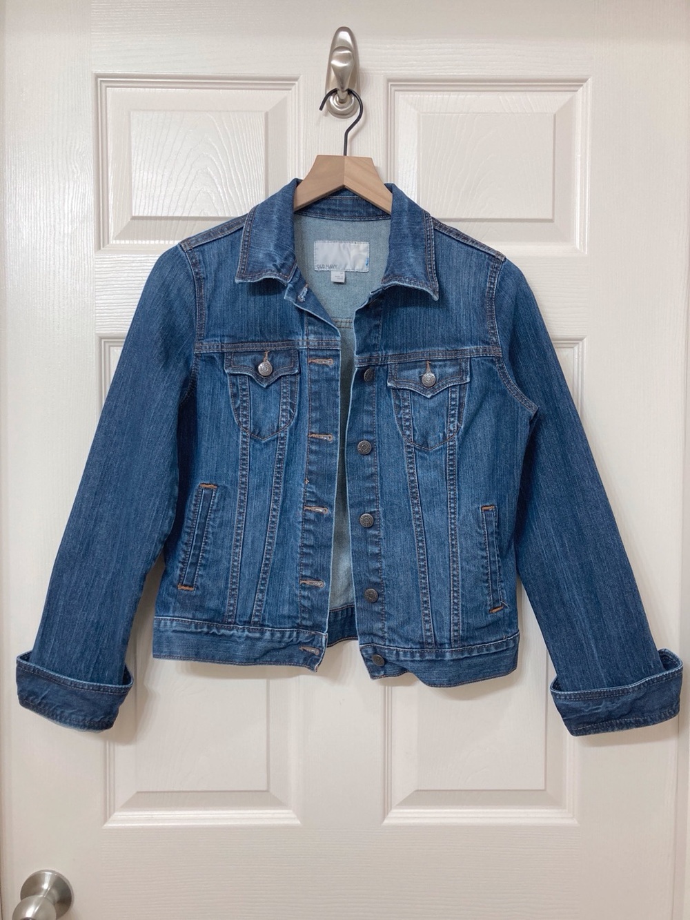 Old Navy Women’s Blue Dark Wash Jean Jacket Size Medium Trucker Classic Denim - Picture 7 of 7